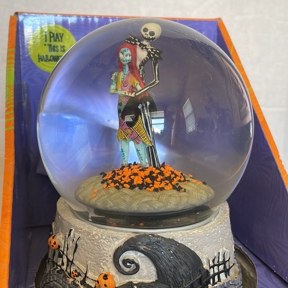 Exclusive Limited Edition The Nightmare Before Christmas...